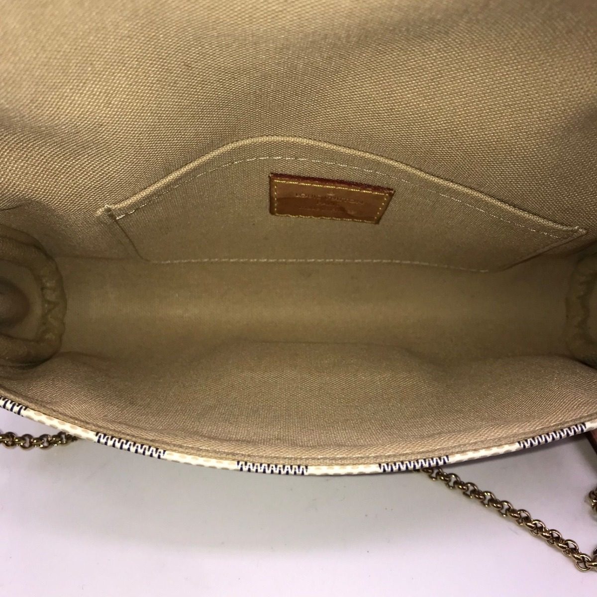 Louis Vuitton Damier Azur Favorite MM Shoulder Bag — view 5