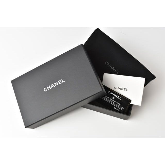 Chanel Wallet Round Zipper Medium Quilted Caviar Leather — view 2