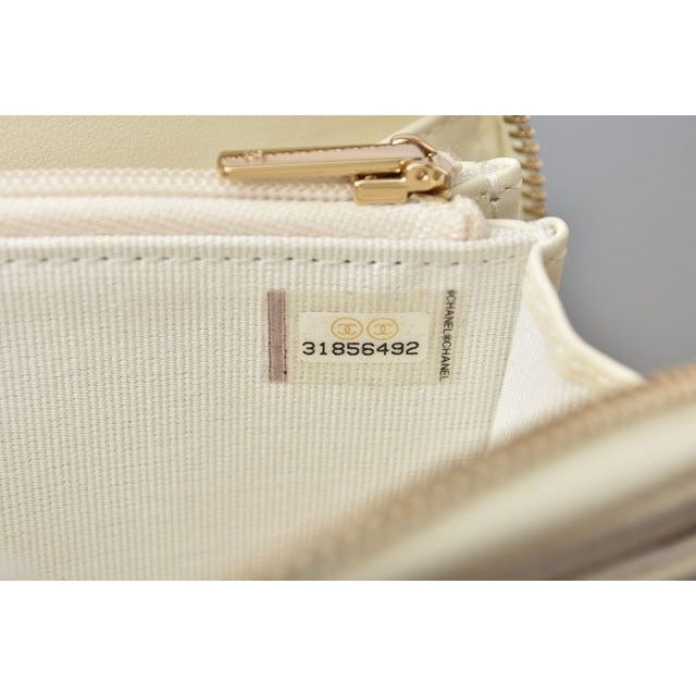 Chanel Wallet Round Zipper Medium Quilted Caviar Leather — view 6