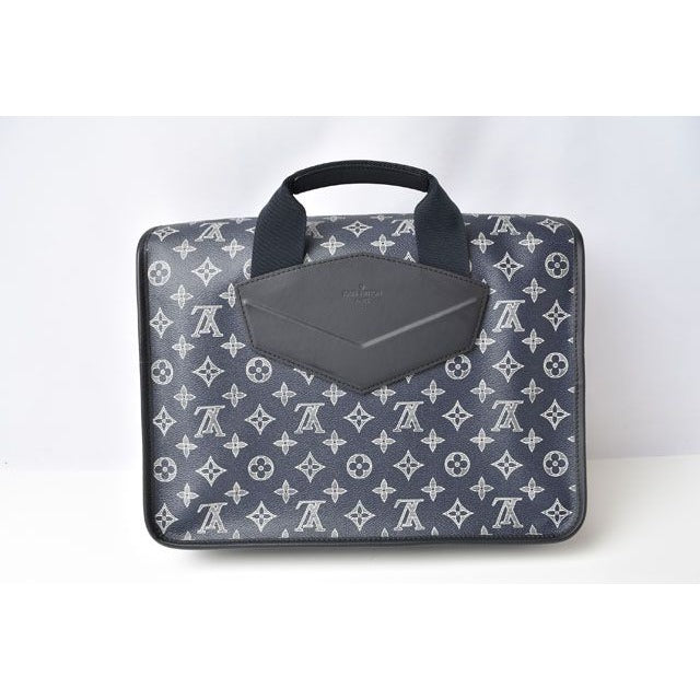 Louis Vuitton Shoulder Bag Messenger GM Chapman Brothers — view 6