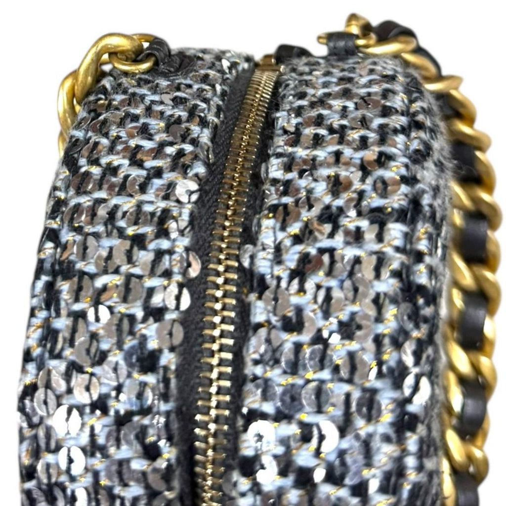 Chanel 19 Shoulder Bag Sequin Silver — view 7