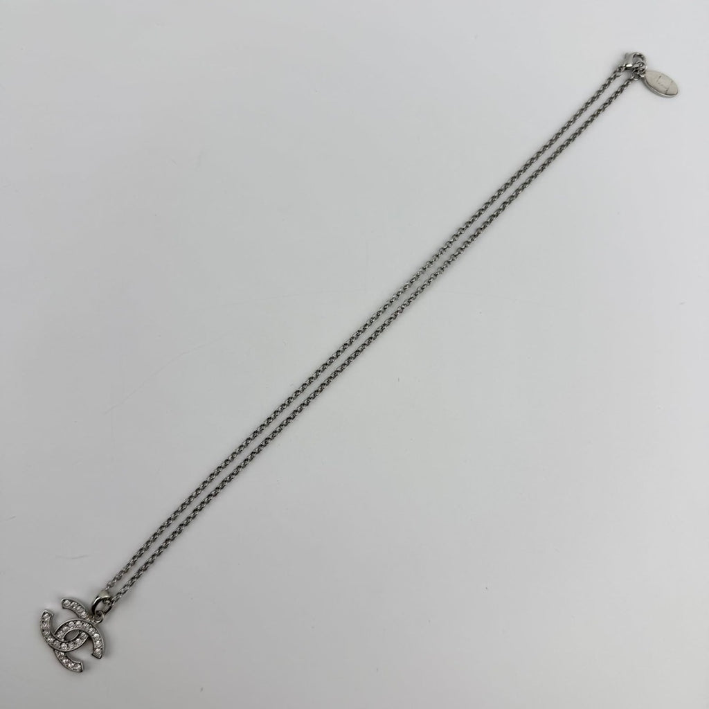 Chanel CC Logo Necklace Vintage — view 3