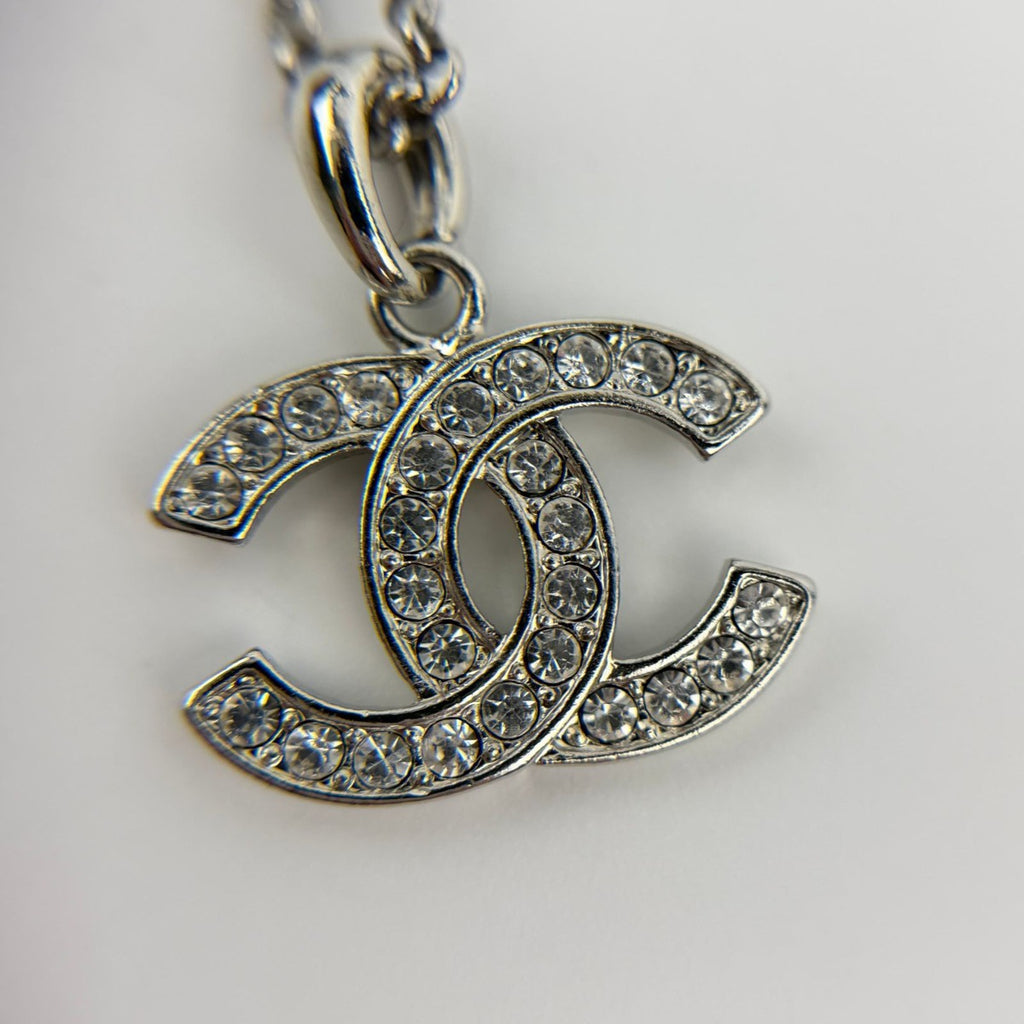 Chanel CC Logo Necklace Vintage — view 5