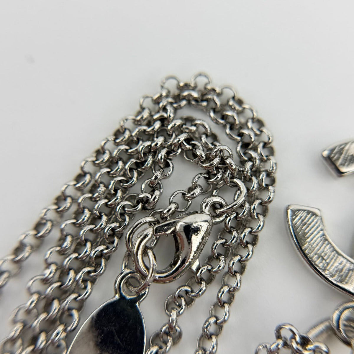 Chanel CC Logo Necklace Vintage — view 7