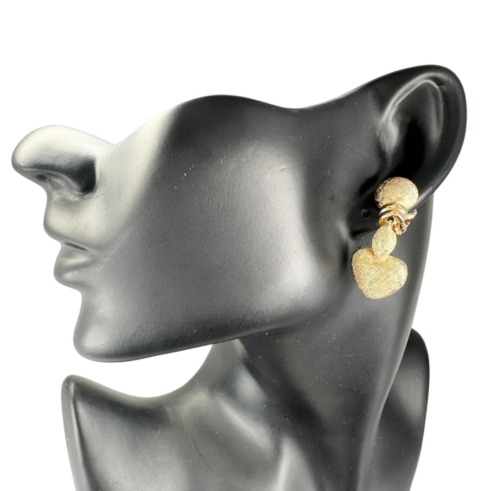 Dior Heart Motif Earrings Gold — view 2