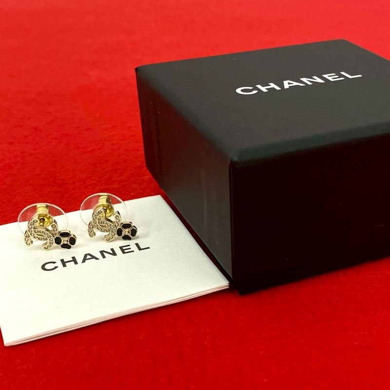 Chanel Coco Mark Motif GP Rhinestone Earrings Accessories 25IP — view 2