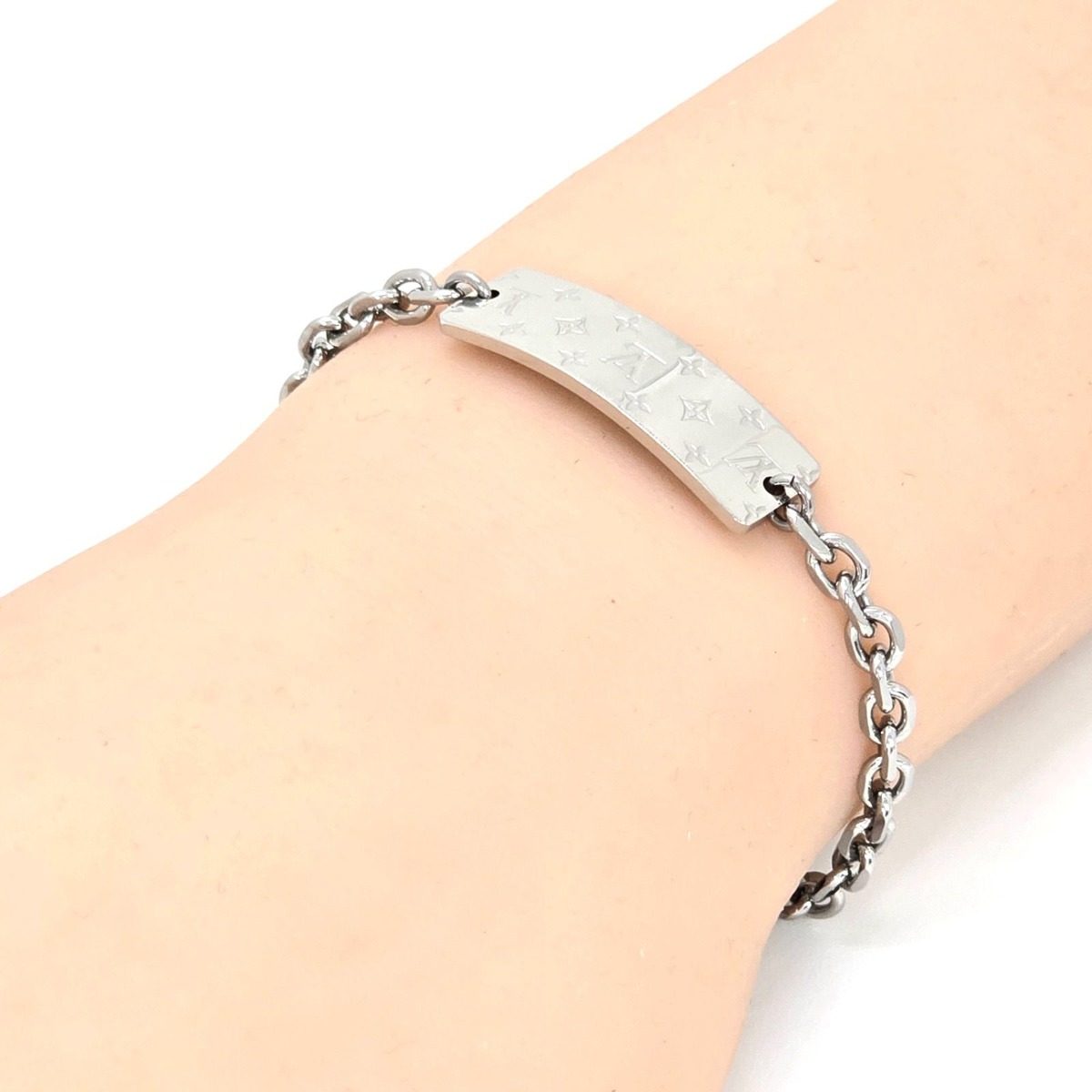 Louis Vuitton Bracelet Monogram Gold 18 23 cm Pattern — view 2