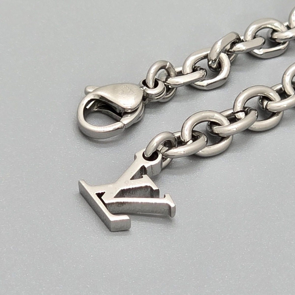 Louis Vuitton Bracelet Monogram Gold 18 23 cm Pattern — view 6