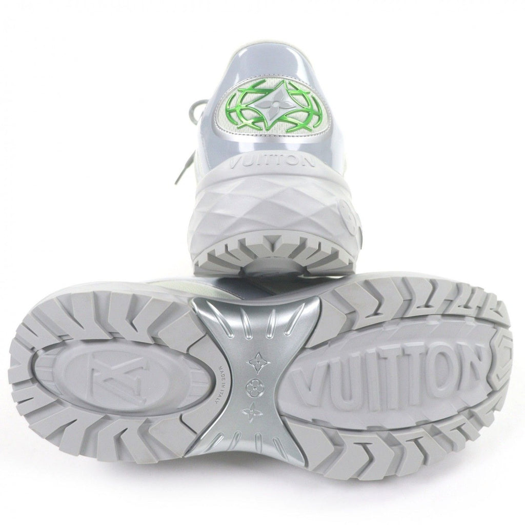 Louis Vuitton LV Discovery Line Monogram Low Cut Sneakers Gray — view 4