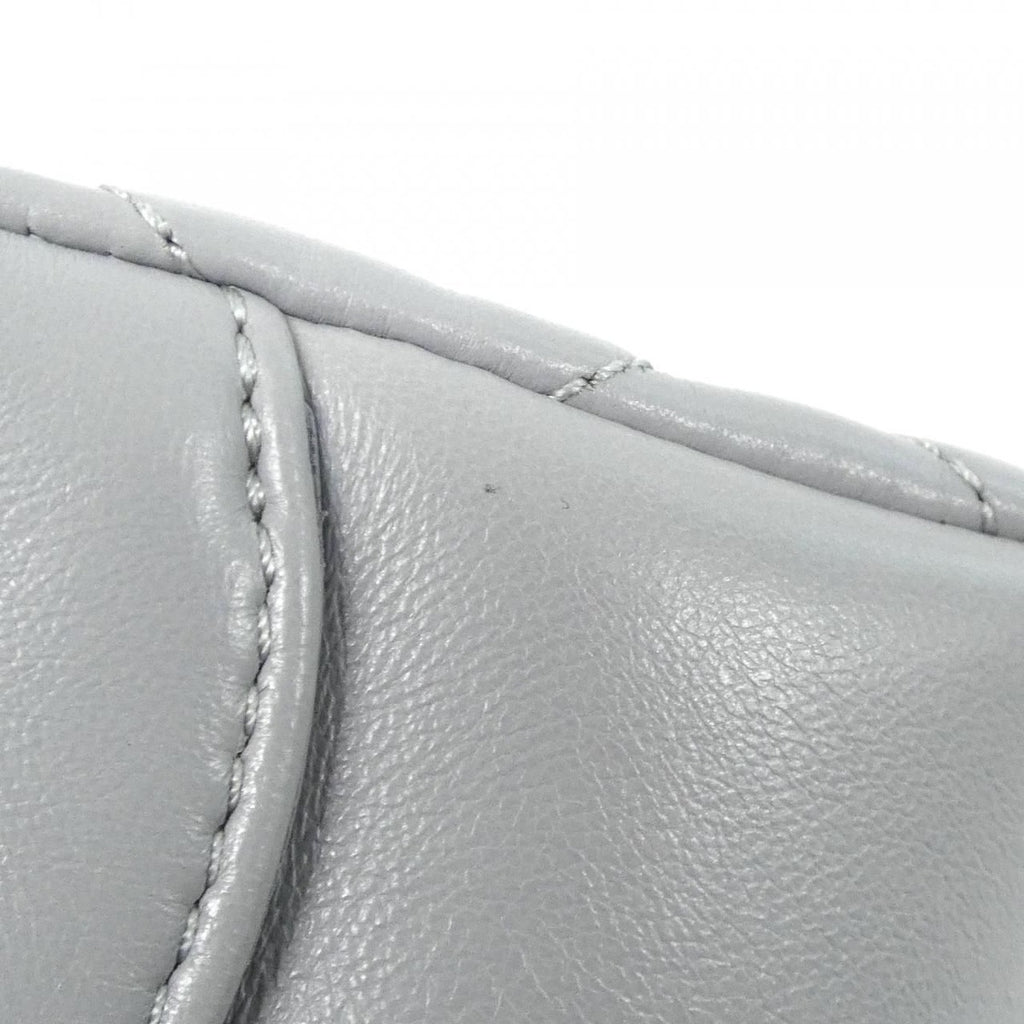 Chanel Shoulder Bag Gold — view 5
