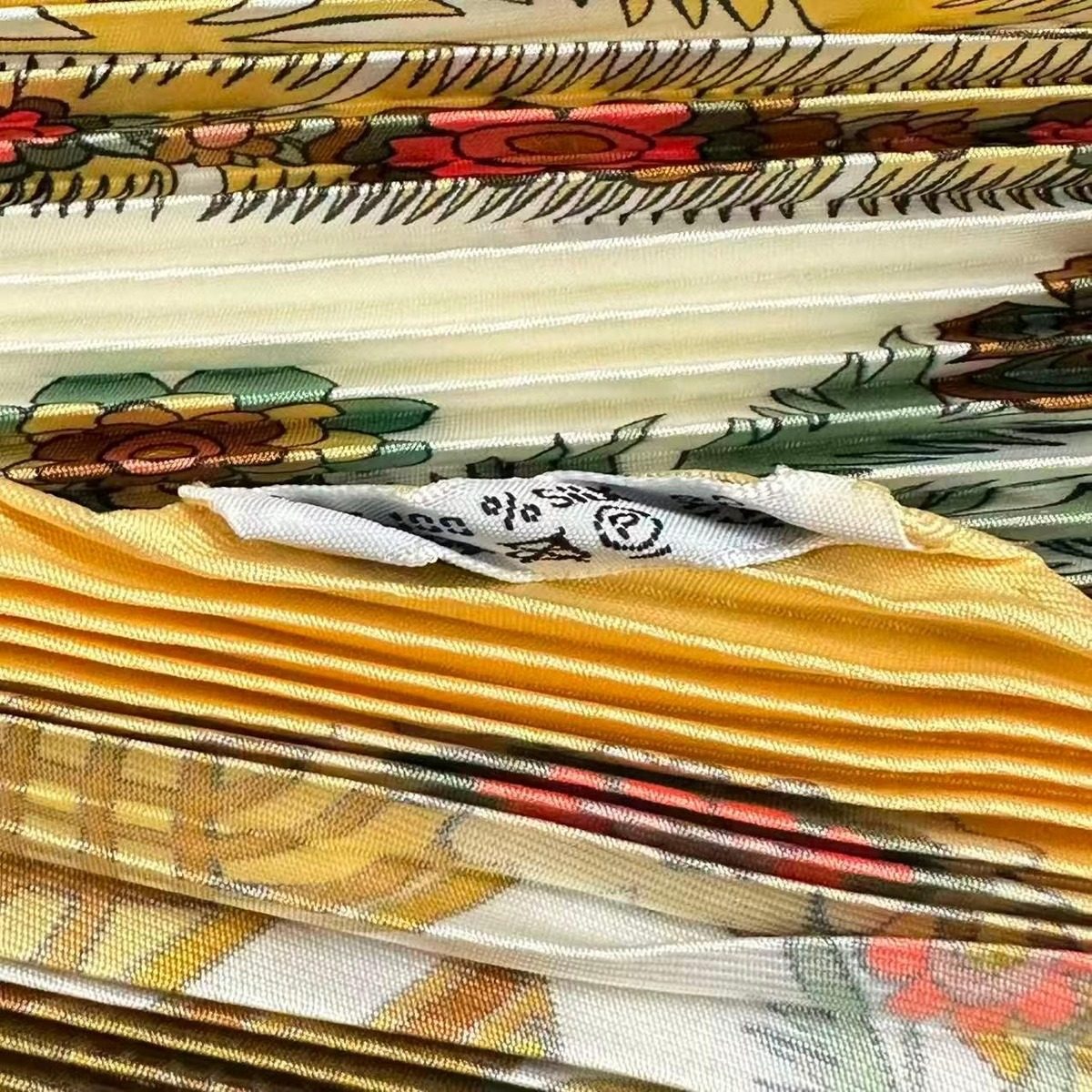 Hermes Scarf Pleated Silk Decoupages Paper Cutting Yellow — view 6