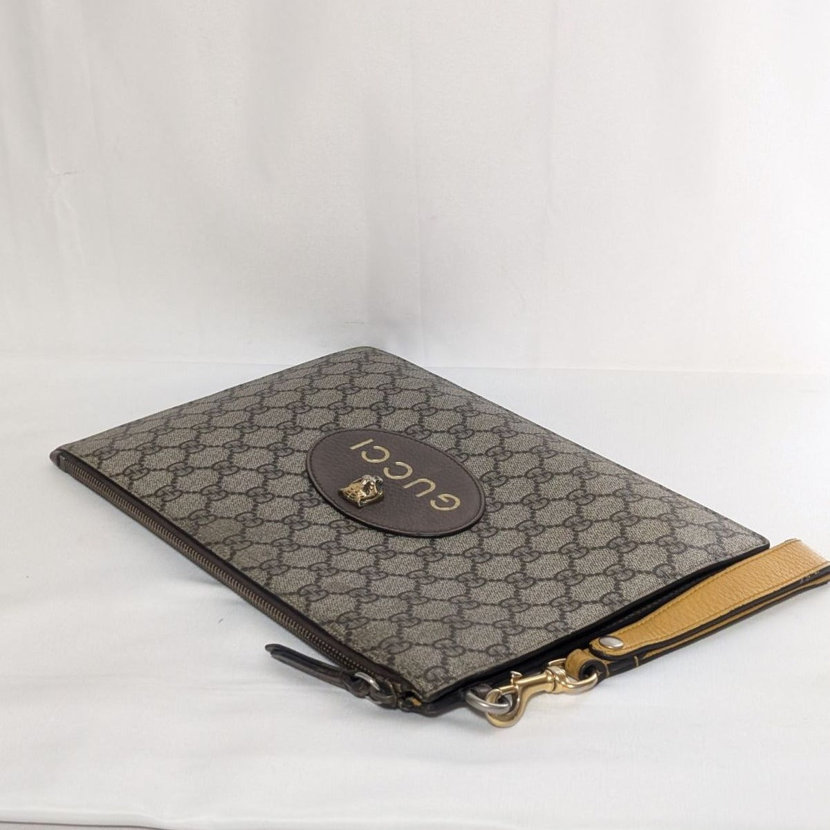 Gucci GG Supreme Neo Vintage Taiga Head Logo Brown Clutch — view 4