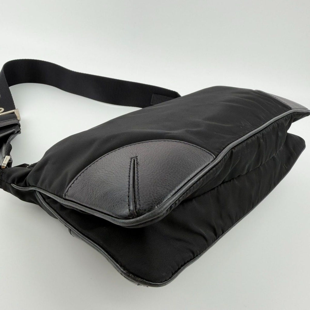 Prada Shoulder Bag Black Nylon Leather Vintage — view 7