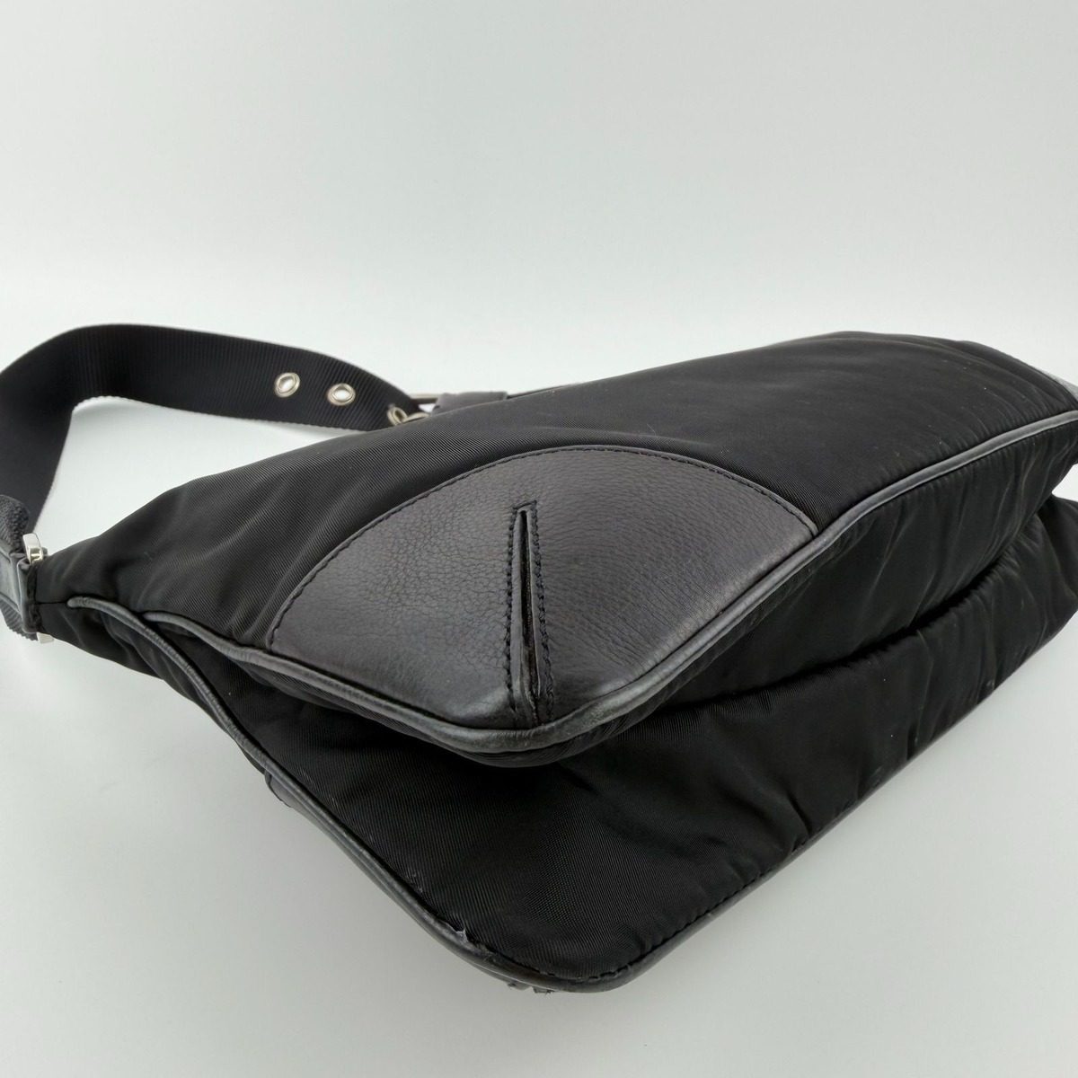 Prada Shoulder Bag Black Nylon Leather Vintage — view 9