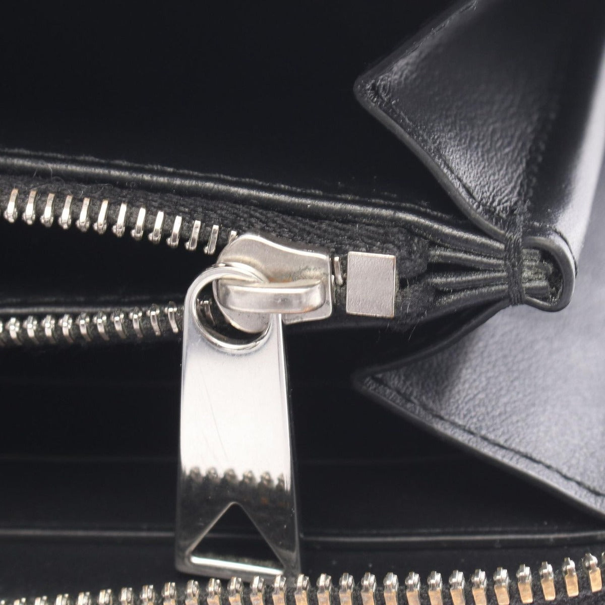 Bottega Veneta Round Wallet Cassette Zip Around Maxi — view 5