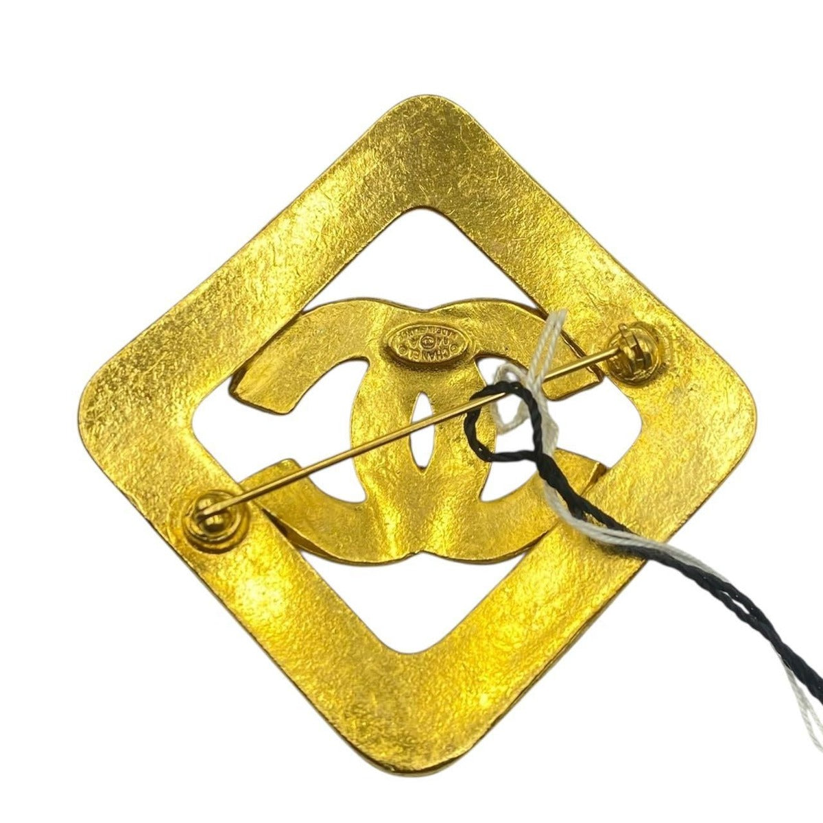 Chanel Square CC Logo Brooch Gold — view 3