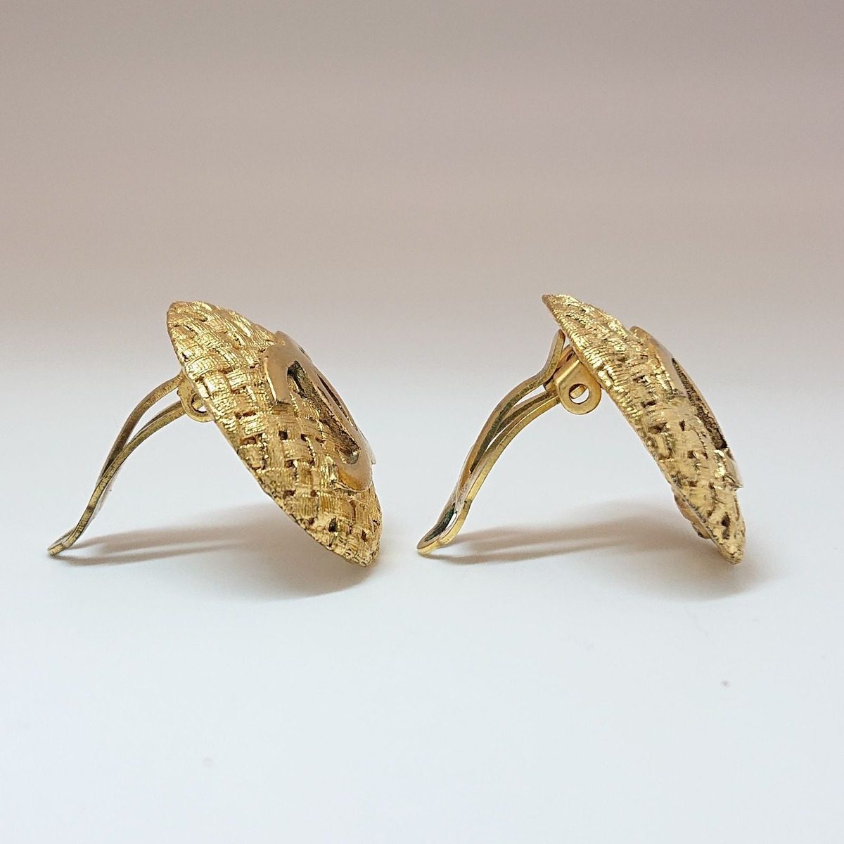 Chanel Vintage Earrings CC Logo Gold 29