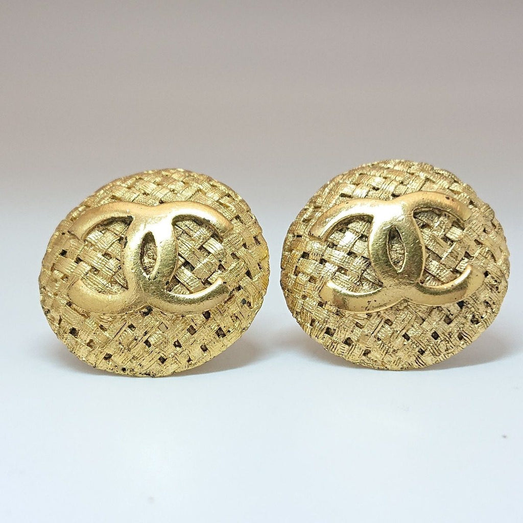 Chanel Vintage Earrings CC Logo Gold 29