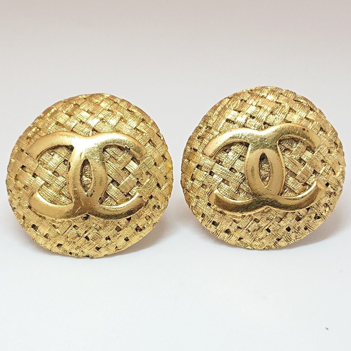 Chanel Vintage Earrings CC Logo Gold 29