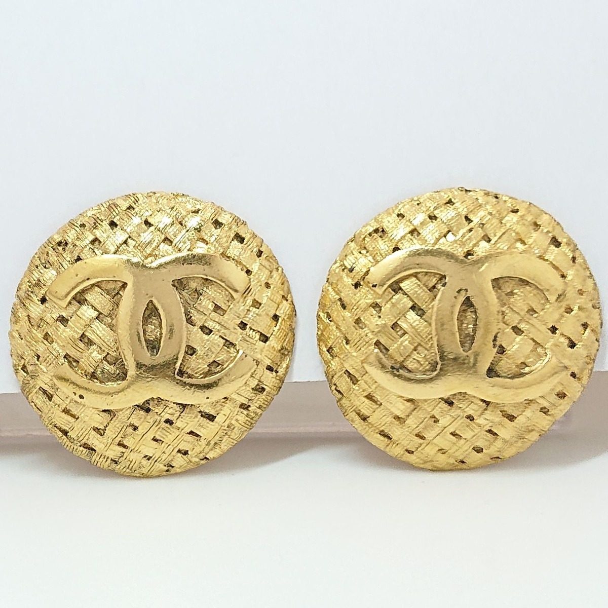 Chanel Vintage Earrings CC Logo Gold 29