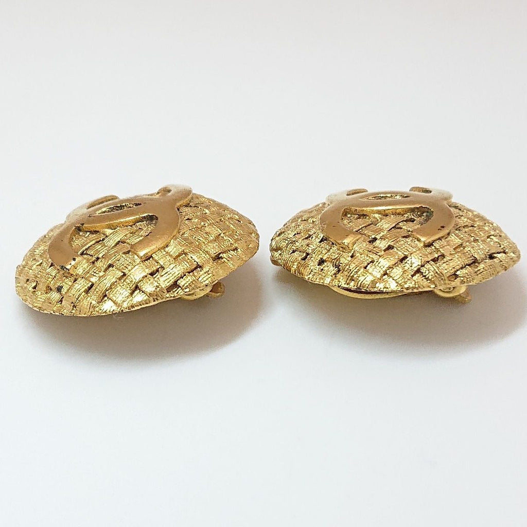 Chanel Vintage Earrings CC Logo Gold 29