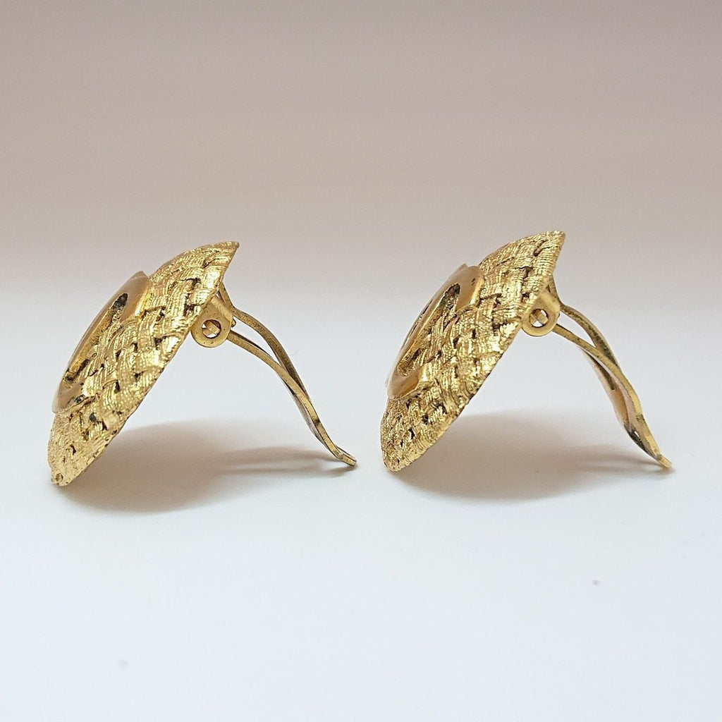 Chanel Vintage Earrings CC Logo Gold 29
