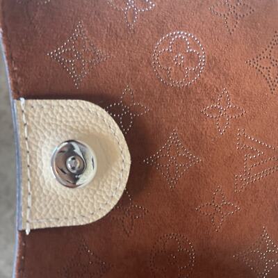 Louis Vuitton Monogram Carmel Hobo Mahina Leather Shoulder Tote Bag — view 8