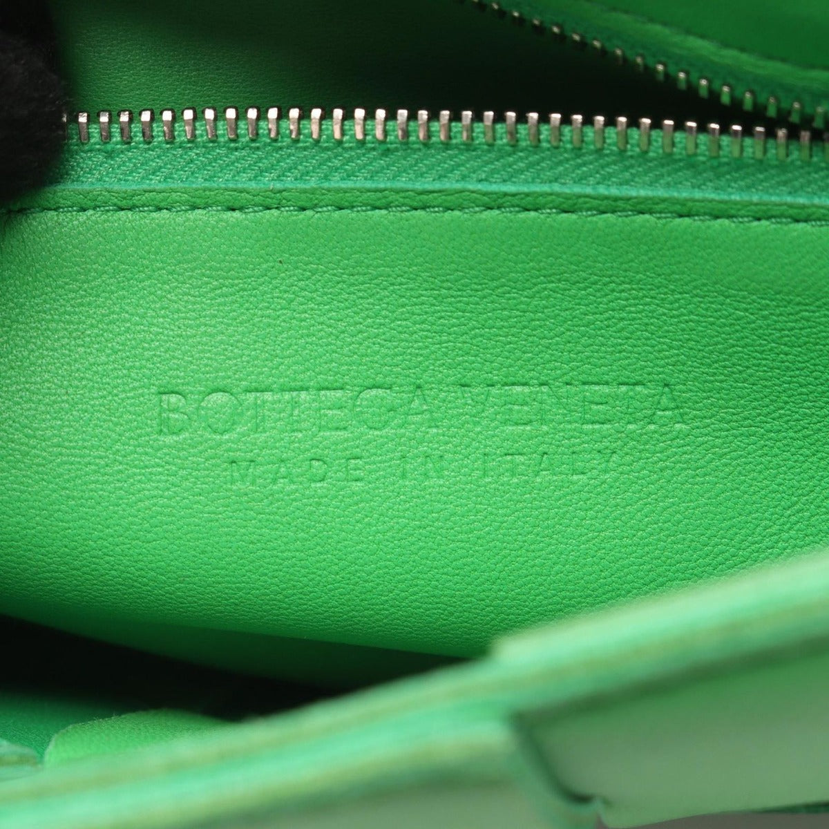 Bottega Veneta Shoulder Bag Cassette Crossbody Maxi Intrecciato Green — view 4