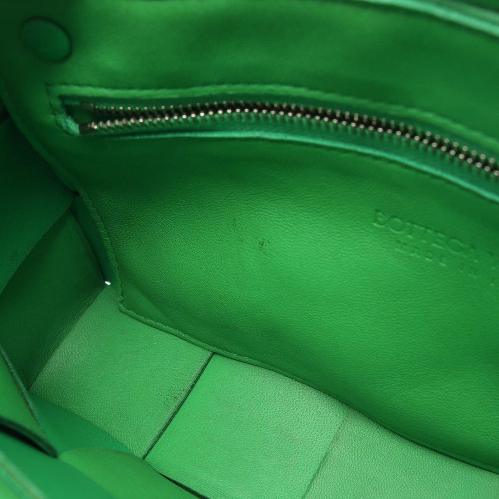 Bottega Veneta Shoulder Bag Cassette Crossbody Maxi Intrecciato Green — view 5