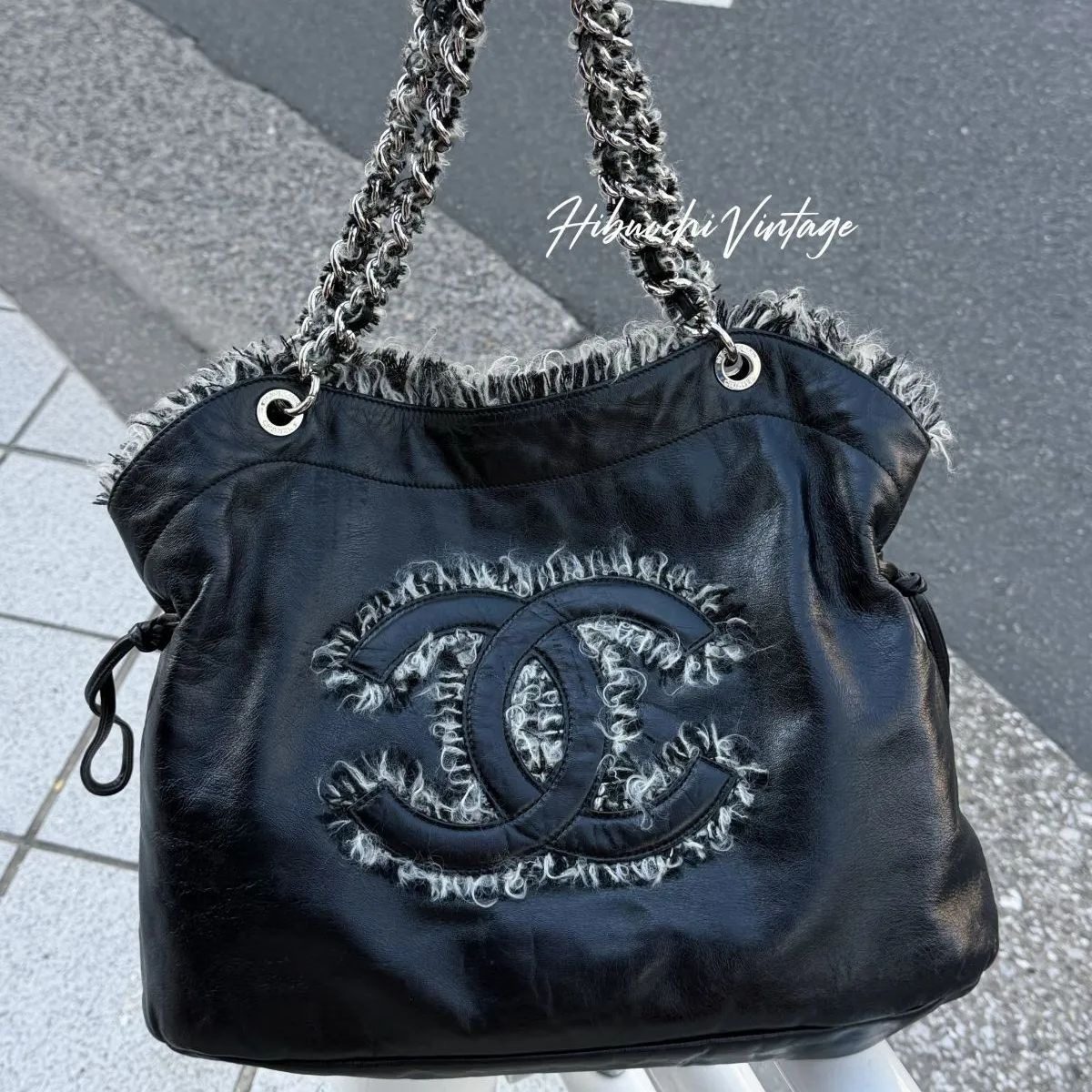 Chanel CC Logo Chain Shoulder Bag Black Leather Vintage