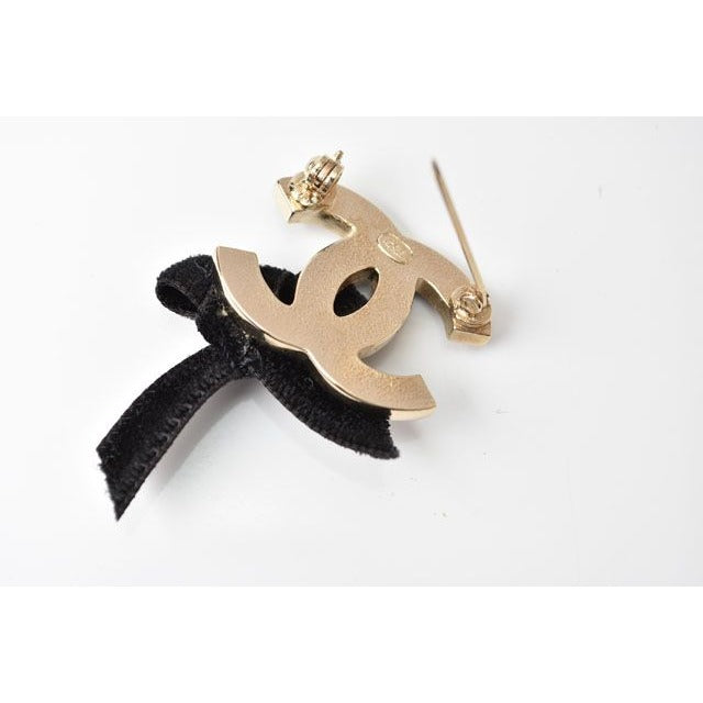 Chanel Brooch Pin Ribbon Motif Gold Black — view 2