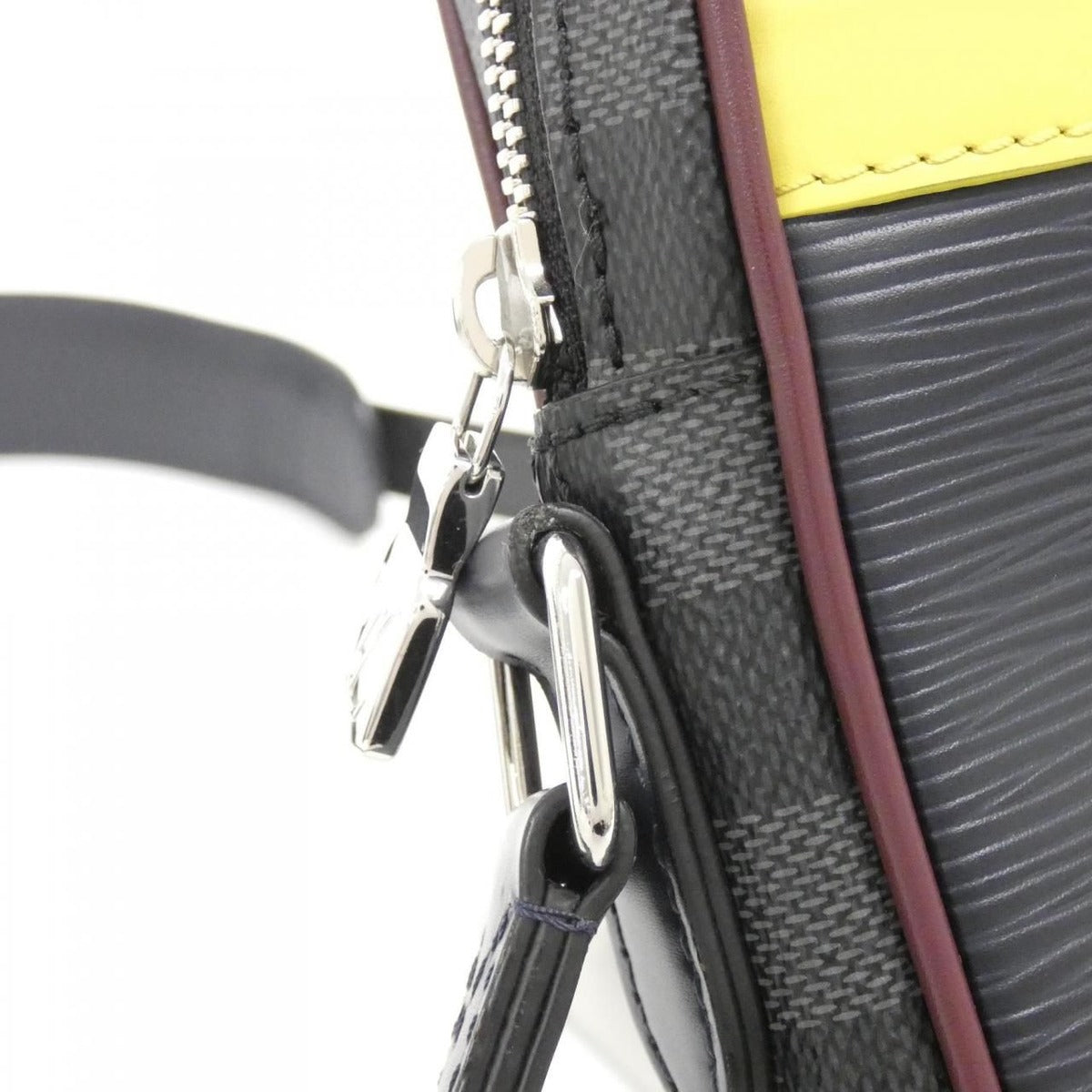Louis Vuitton Epi Damier Graphite Danube Slim Shoulder Bag — view 5