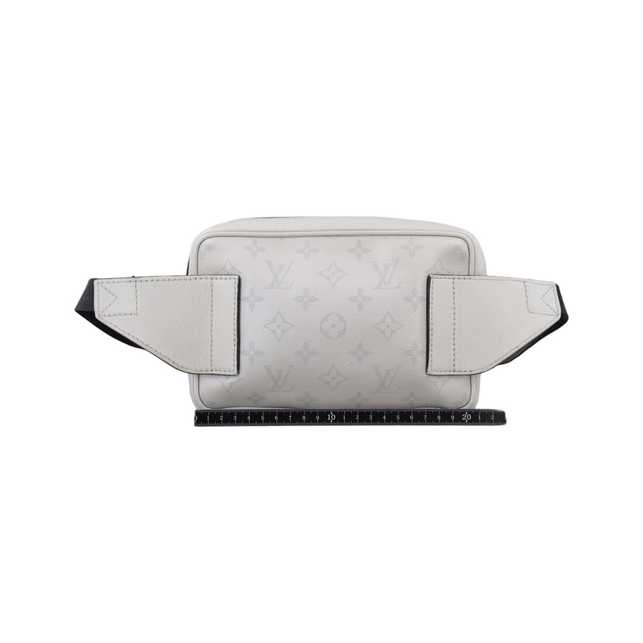 Louis Vuitton Outdoor Taigarama Antarctica Taiga Handbag — view 2