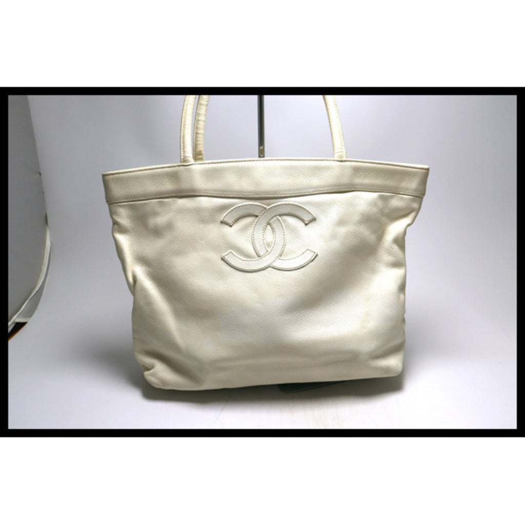 Chanel No 5 CC Logo GD Metal Fittings Tote — view 2