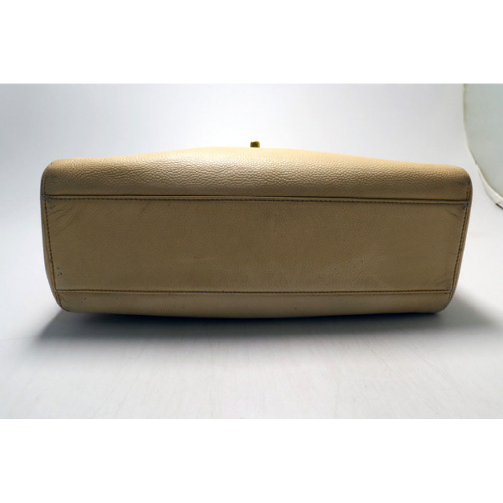 Chanel No 5 Caviar Leather GD Metal Fittings Shoulder Bag — view 4