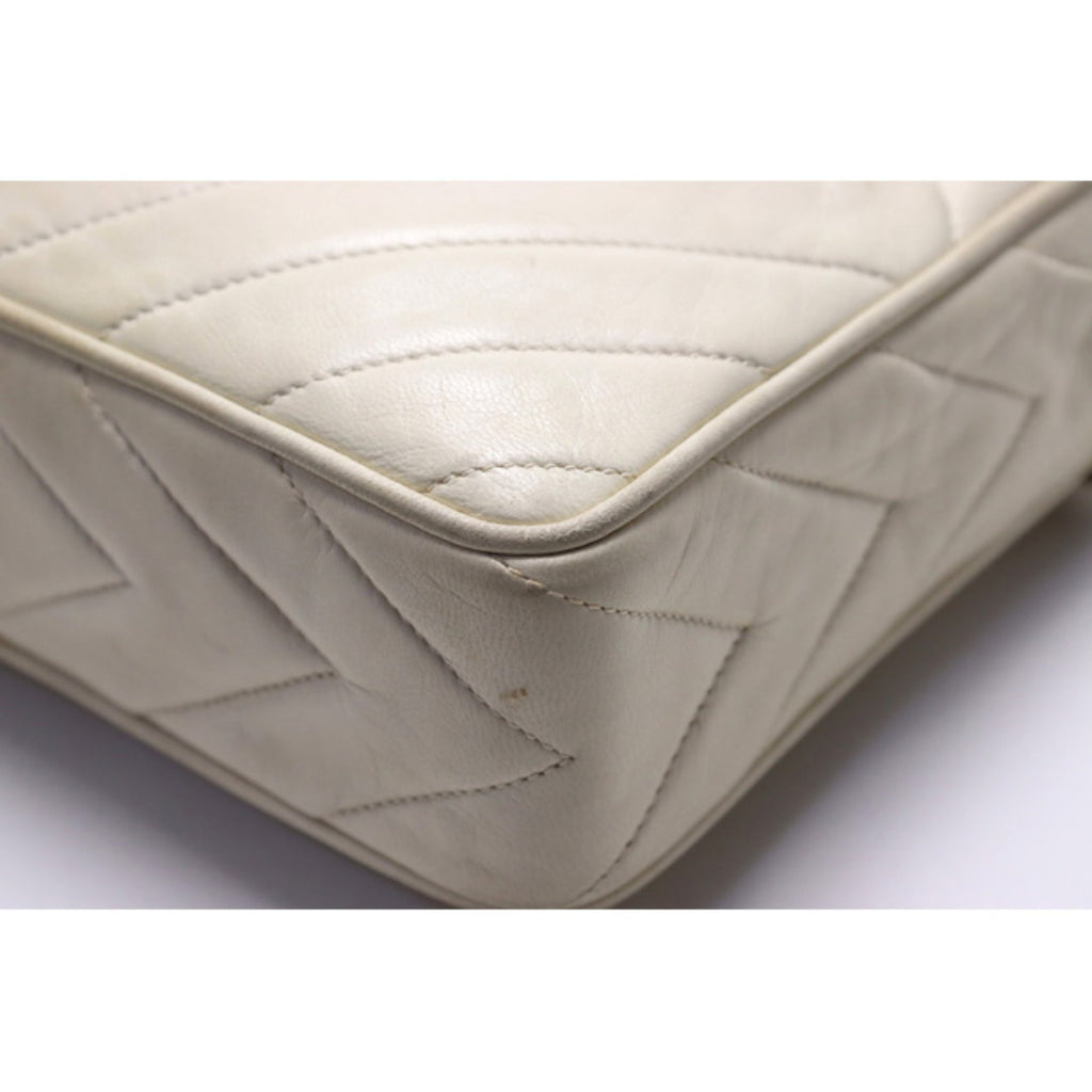 Chanel Diamond Stitch GD Metal Fittings Shoulder Bag — view 5