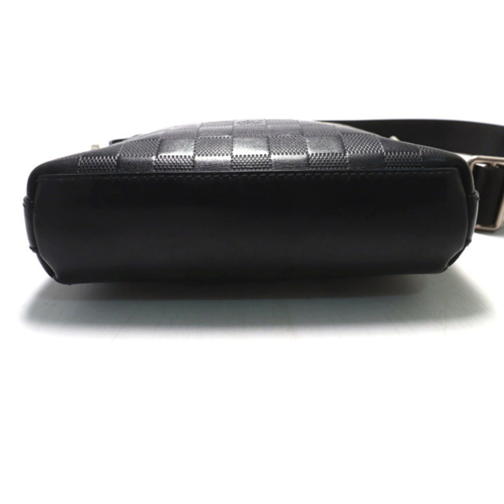 Louis Vuitton Discovery Messenger BB — view 4