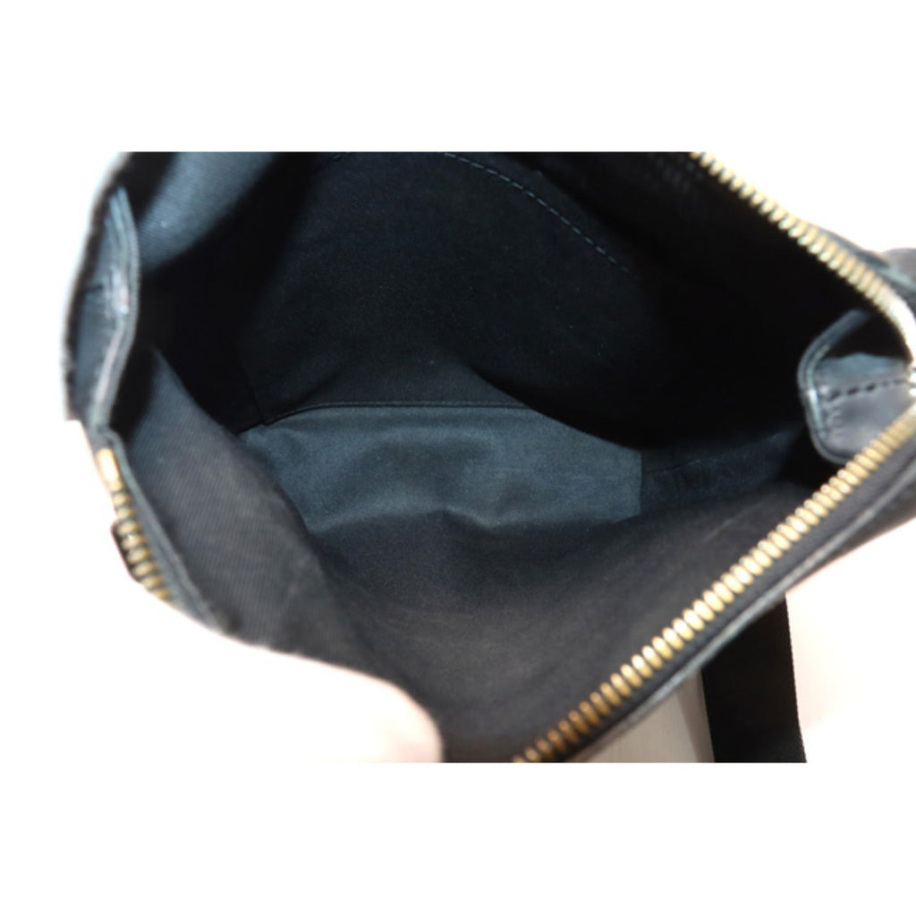 Louis Vuitton Discovery Messenger BB — view 8