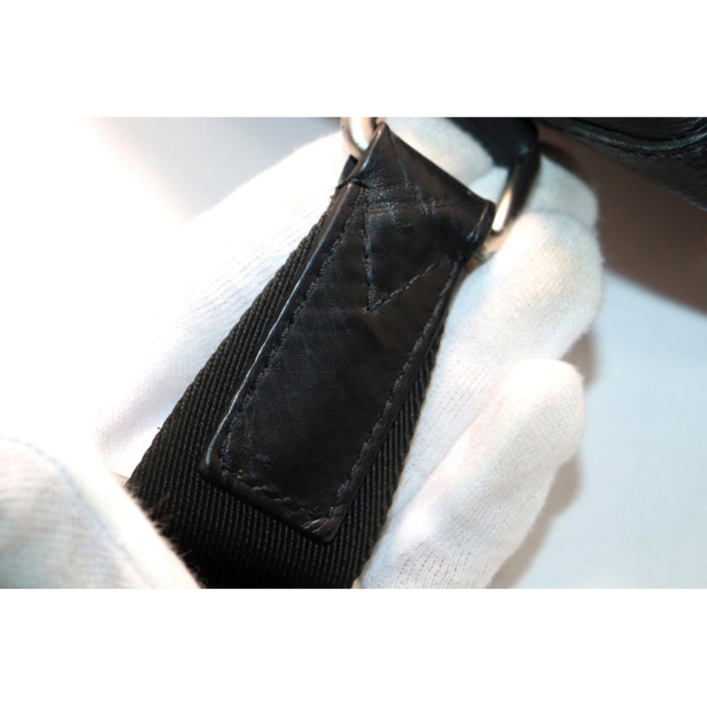 Louis Vuitton Discovery Messenger BB — view 9