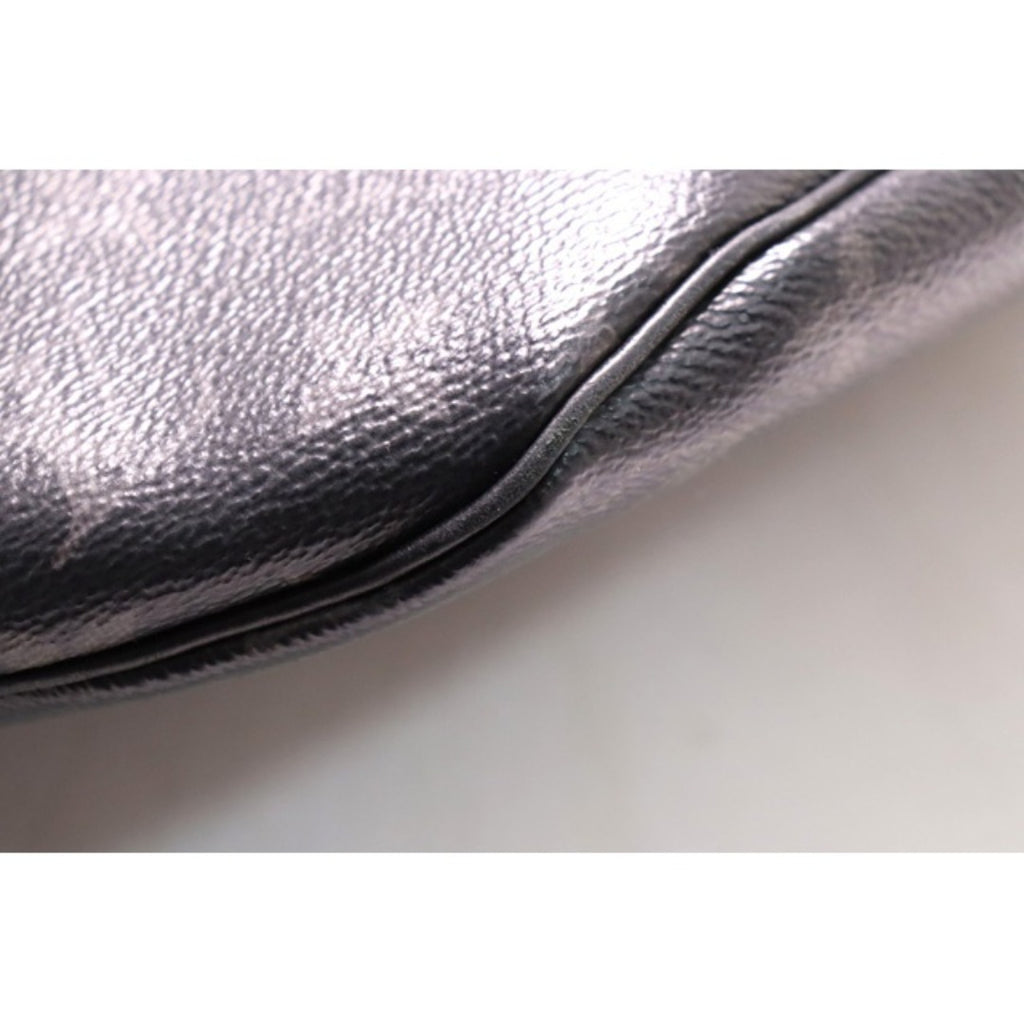 Louis Vuitton Discovery Bum Bag PM — view 6