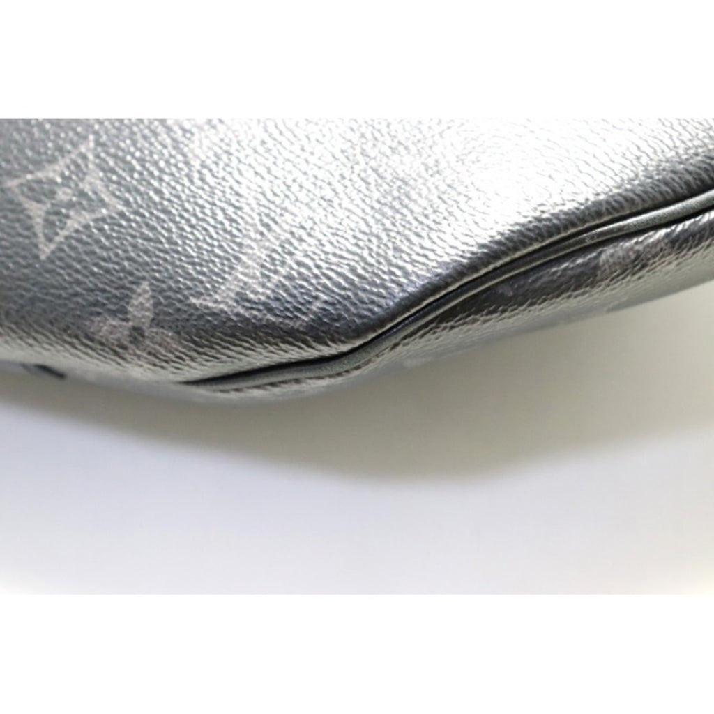 Louis Vuitton Discovery Bum Bag PM — view 8