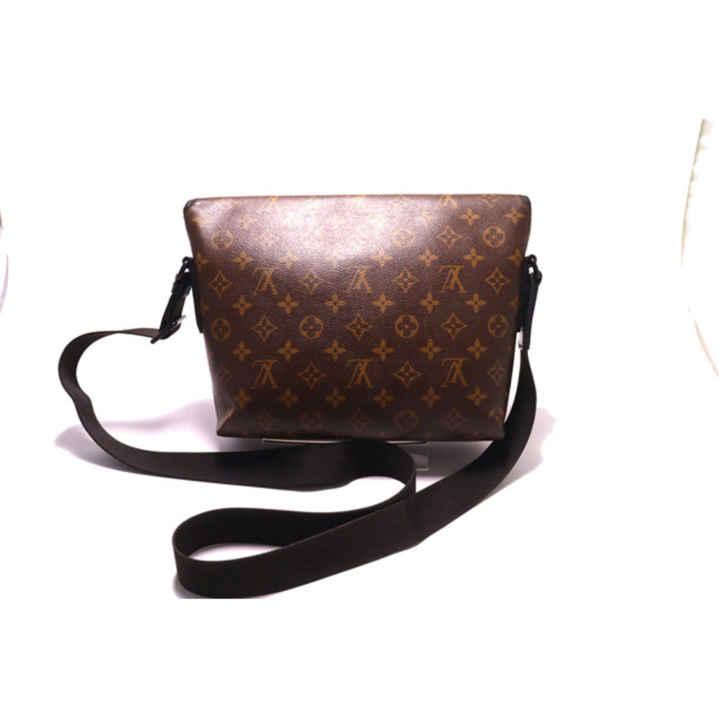 Louis Vuitton Magnetic Messenger Shoulder Bag — view 3