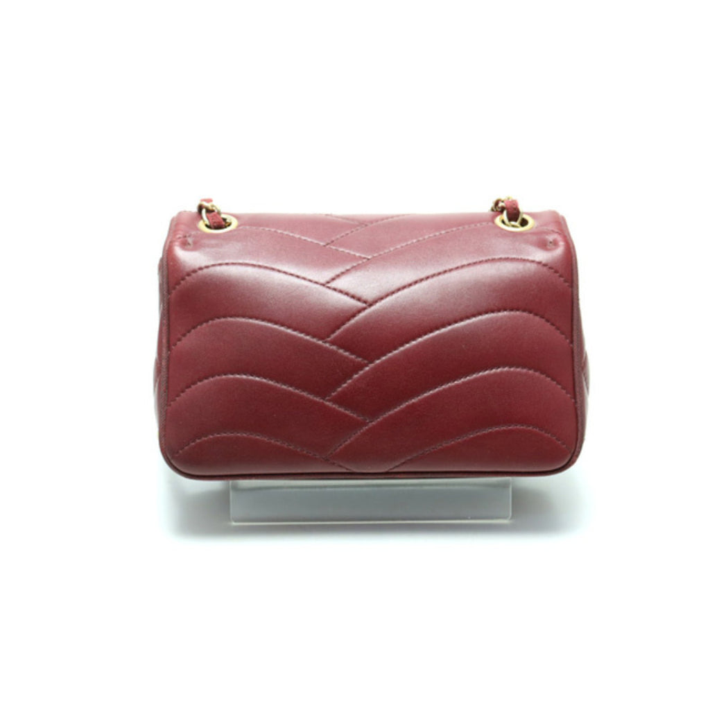 Chanel Wave Stitch Push Lock GD Metal Fittings — view 3