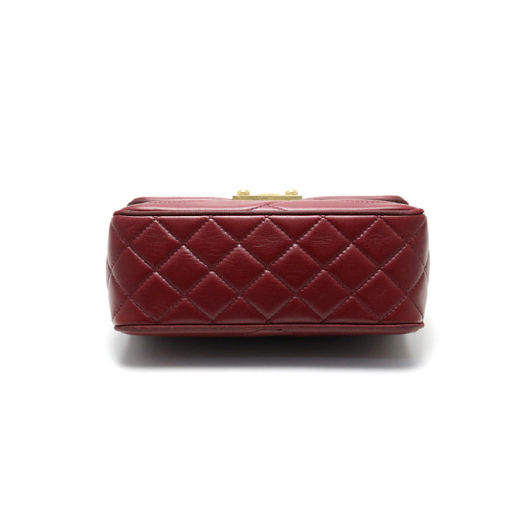 Chanel Wave Stitch Push Lock GD Metal Fittings — view 4