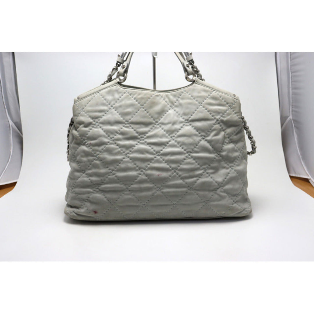 CHANEL No 16 Jumbo CC Logo Metal Fittings Tote Handbag — view 3