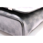 Louis Vuitton District MM NM Shoulder Bag — view 5