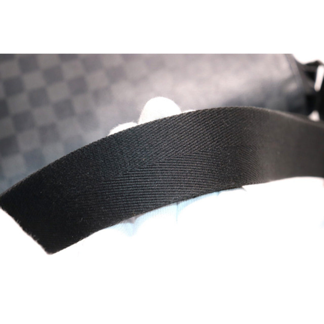 Louis Vuitton District MM NM Shoulder Bag — view 6