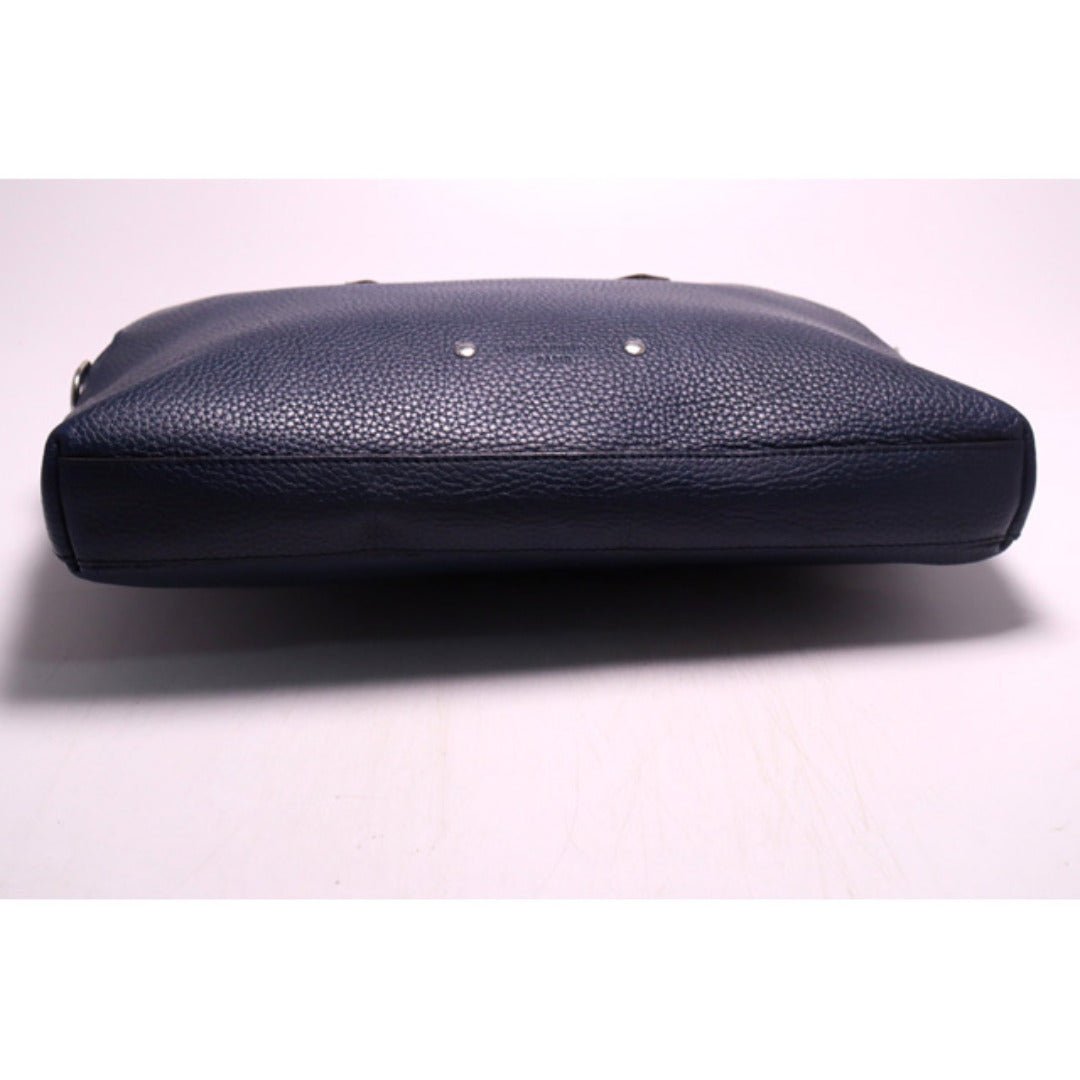 Louis Vuitton Taurillon Armand — view 4