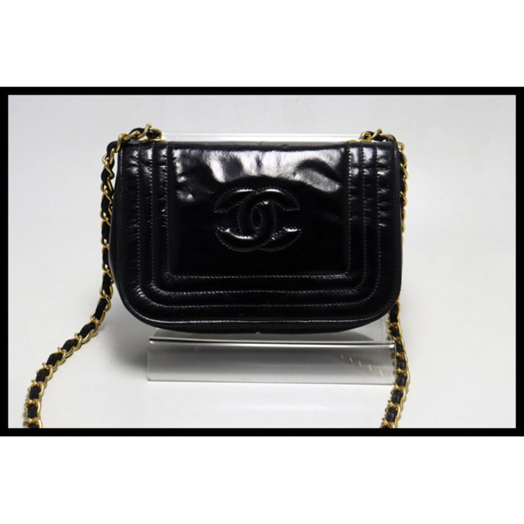 Chanel CC Logo GD Metal Fittings Shoulder Bag — view 2