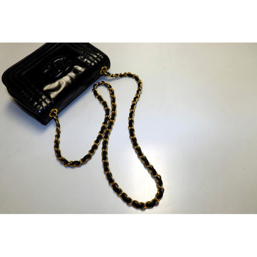 Chanel CC Logo GD Metal Fittings Shoulder Bag — view 7
